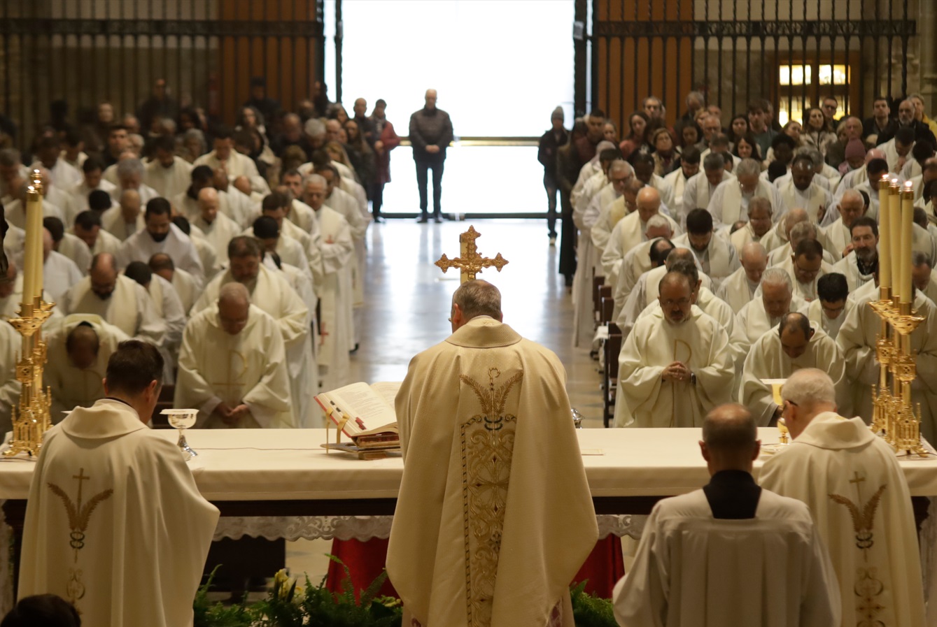 eucaristia misa crismal diocesis alcala
