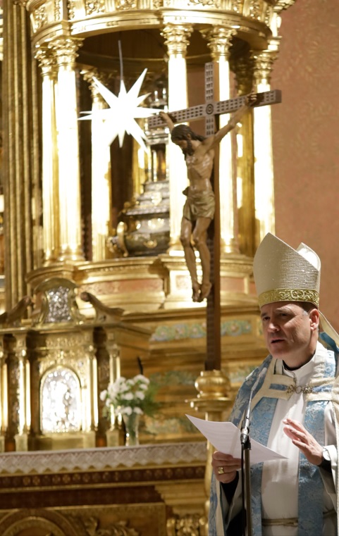 obispo diocesis alcala vigilia inmaculada 23