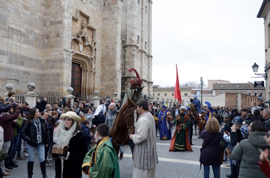 rey gaspar saluda alcala henares diocesis