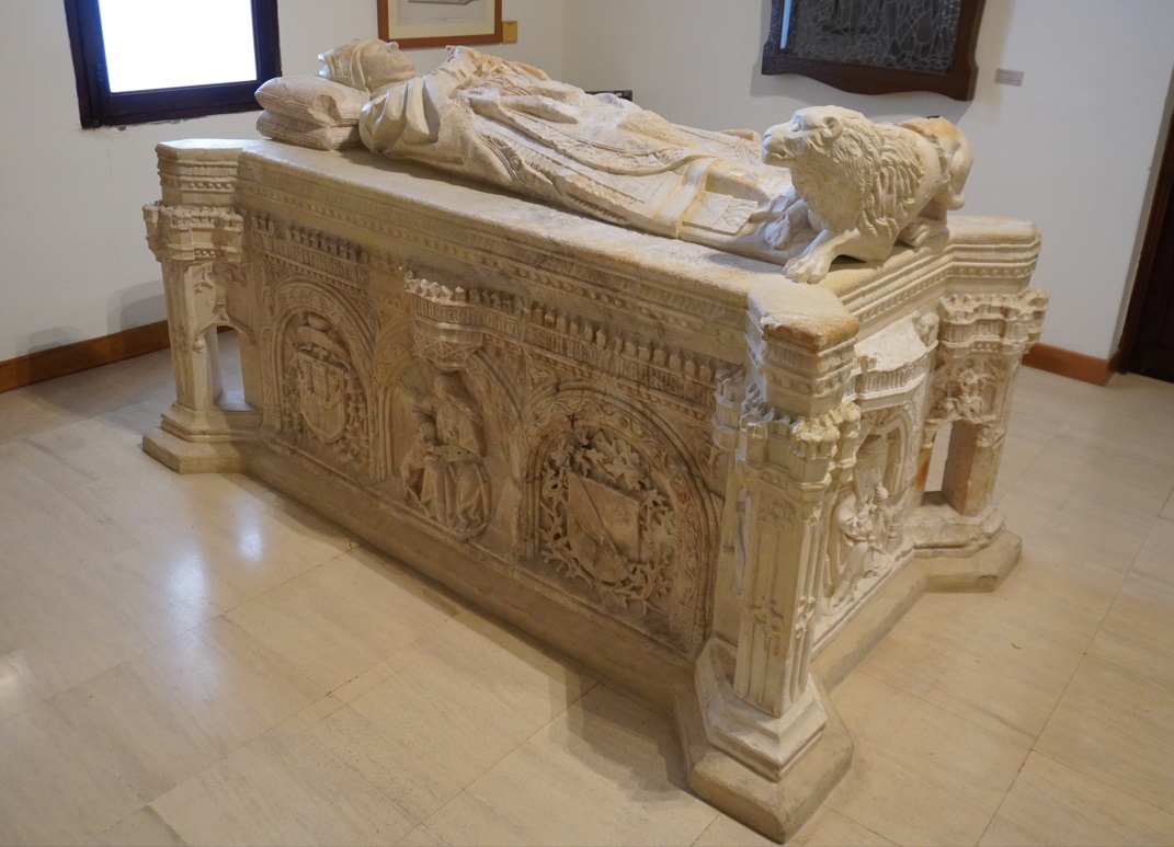 sepulcro alfonso carrillo de acuña